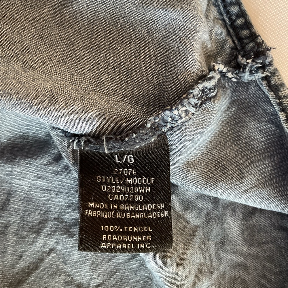 DD77 Light Blue Denim Front Tye Shirt.  Size L - Picture 7 of 8